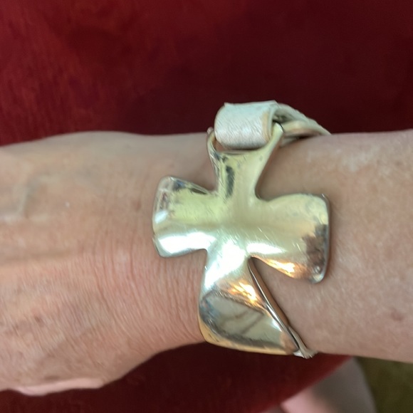 Bracelet cross - Picture 4 of 6